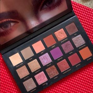 Huda beauty desert dusk palette